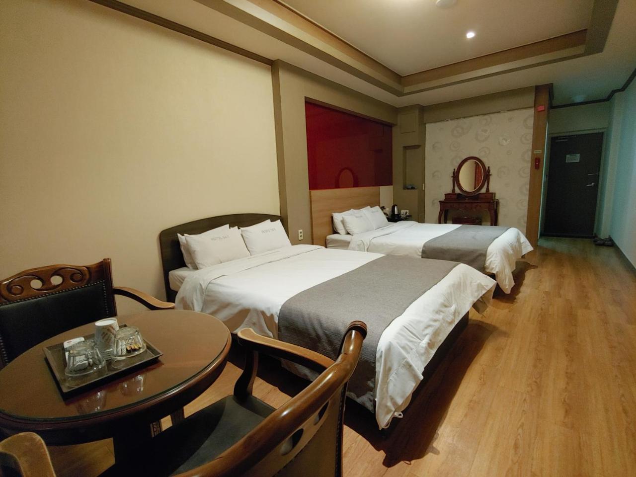 Sky Leaders Hotel Чеджудо Экстерьер фото